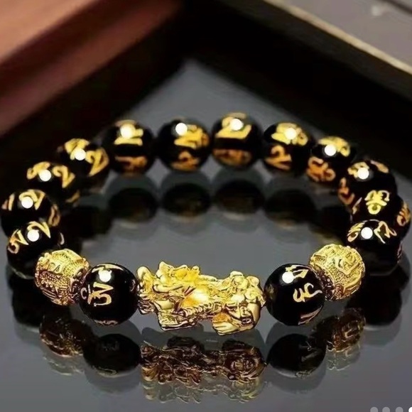 Ladies or Men Feng Shui Obsidian Bracelet - Picture 4 of 5